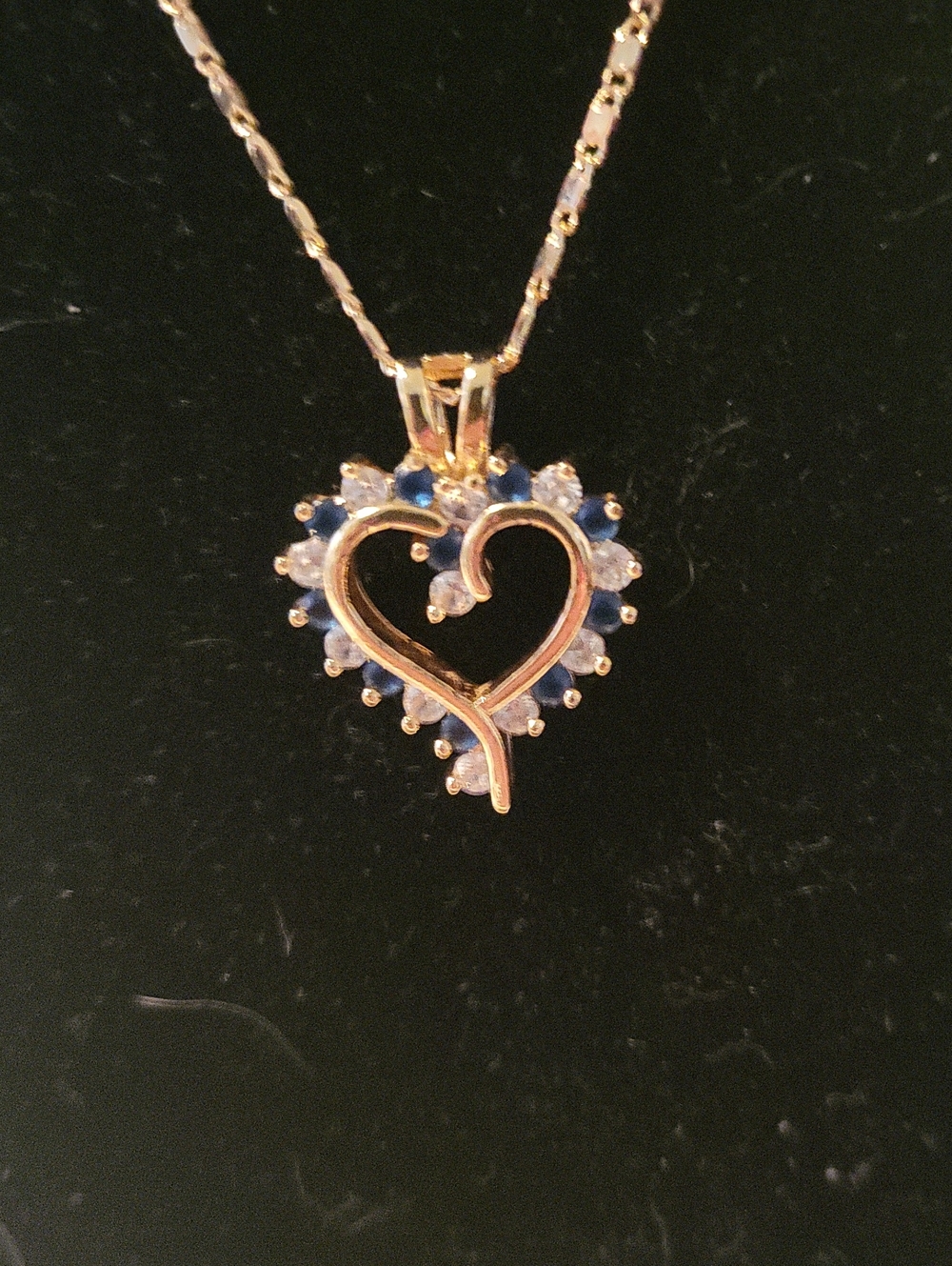 Goldtone Heart shape Necklace.